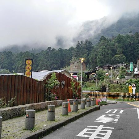 Qun Feng Hotel Fenchihu Buitenkant foto